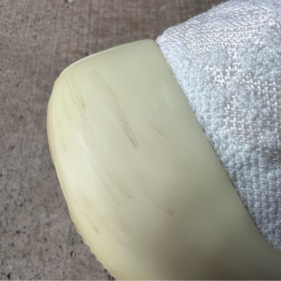 Yeezy Boost 380 Calcite Glow Men’s 8.5 adidas sneakers comfortable streetwear - Picture 3 of 10